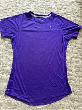 Nike Dri-Fit Women’s Tee Size L